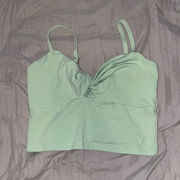 Hollister Twist Front Tank - Picture 1 of 1